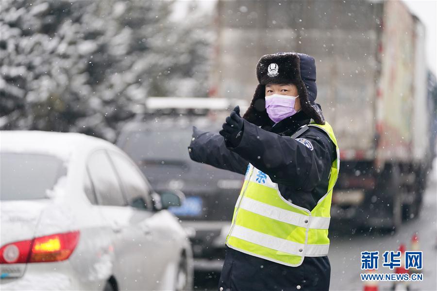 (在习近平新时代中国特色社会主义思想指引下——新时代新作为新篇章·习近平总书记关切事·图文互动)(1)不放松!——各地努力抓紧抓实抓细疫情防控
